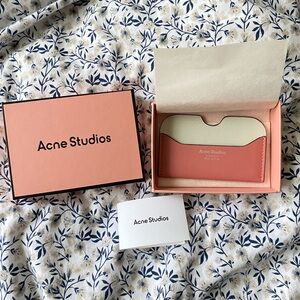 Final chance• NWOT • acne studios card holder